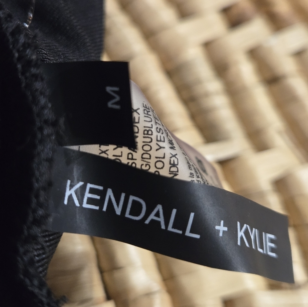 Kendall + Kylie Black Ribbed Bralette Medium - Picture 5 of 5